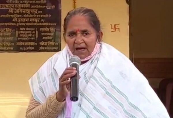 GULABO DEVI e1676566375196 मंत्री ने सपा नेता मौर्य की तुलना रावण से की