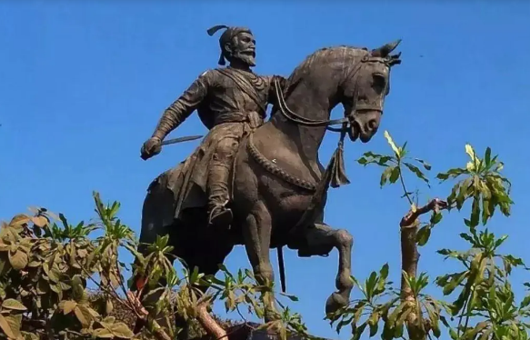 shivaju statue कैलिफोर्निया के सैन जोस के पार्क से गायब छत्रपति शिवाजी की मूर्ति कबाड़खाने में मिली