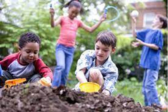 children यहां बच्चों को अकेले खेलने नहीं जाने देते, मां-बाप ने लगा रखी है पाबंदी, ये है वजह ...