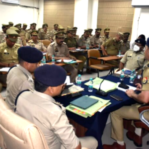 crime meeting e1678028396410 आगरा पुलिस कमिश्नर का भ्रष्टाचार में संलिप्त पुलिसकर्मियों के लिए दो टूक - या तो सुधर जाओ नहीं तो ......