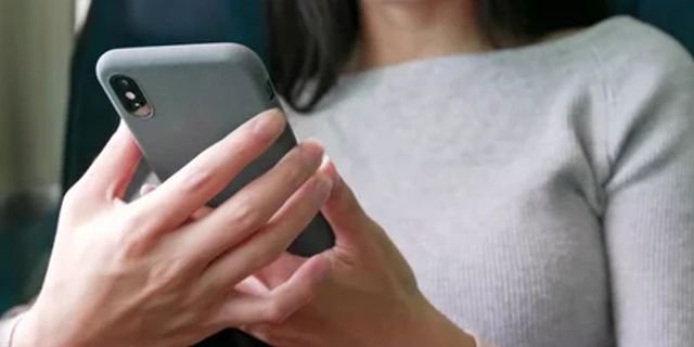 mobile पति-पत्नी में तकरार का अहम मुद्दा बना SmartPhone, मोबाइल के लिए हसबैंड को भी छोड़ने को तैयार