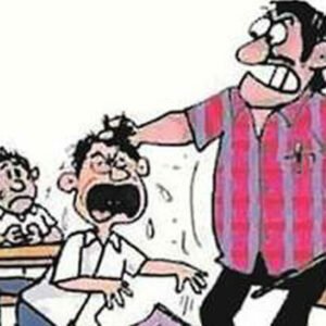 teacher beat student e1678955368625 Agra News : प्रधानाचार्य बना जल्लाद, फीस जमा नहीं होने पर मासूम के साथ क्रूरता