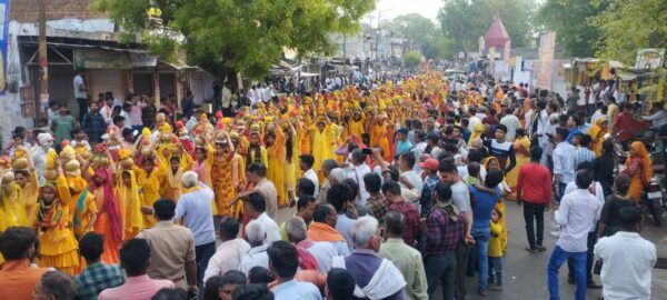 kalash e1683037400210 श्रीरुद्र महायज्ञ: कलश यात्रा के साथ रामकथा का शुभारंभ, 21 दिन चलेगा आयोजन