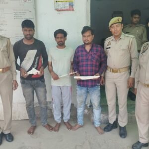 IMG 20230615 WA0379 थाना जैंत पुलिस ने तीन युवकों को तमंचा व चाकू के साथ दबोचा