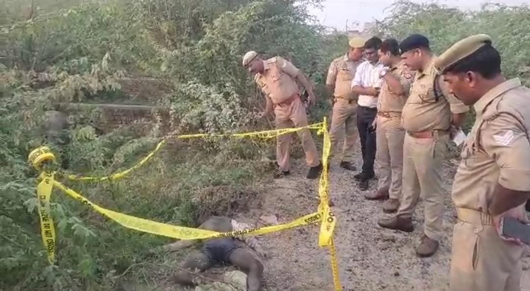 IMG 20230703 WA0670 जंगल मे मिला अज्ञात व्यक्ति का शव, पुलिस जांच पड़ताल में जुटी