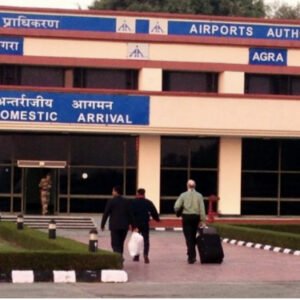 airport agra बेंगलुरु के हवाई यात्रियों को पैदल ही सिविल टर्मिनल पहुंचना पड़ा