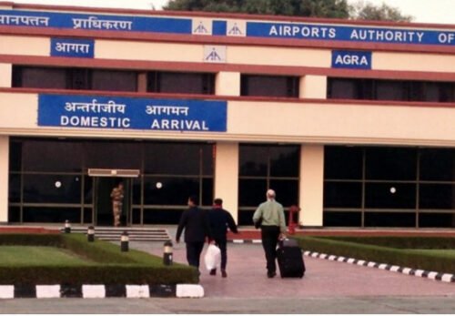airport agra e1690636068767 बेंगलुरु के हवाई यात्रियों को पैदल ही सिविल टर्मिनल पहुंचना पड़ा