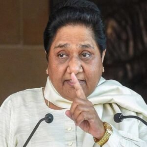 Mayawati मायावती का पलटवार: इस्तीफा देने वाले सांसद पर स्वार्थी होने का आरोप
