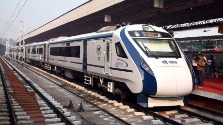 vande bharat express 59 मार्च 2024 में चलेगी पहली वंदे भारत स्लीपर ट्रेन