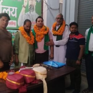 1 107 e1698576301867 आगरा में AIMIM को शाह कमाल अखाड़े वालों का समर्थन