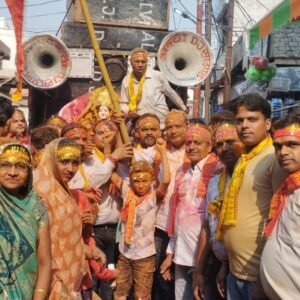 1 2 अशोक विजयदशमी पर्व पर अनुयायियों ने रैली निकाली