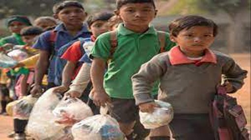 bottle असम के स्कूल ने प्लास्टिक की बोतलों को फीस के रूप में स्वीकार करना शुरू किया