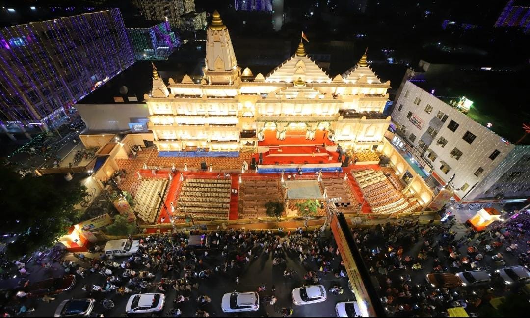 janak mahal जनकपुरी में उमड़ा भक्तों का सैलाब, लाइटिंग से जगमगा रहा जनक महल