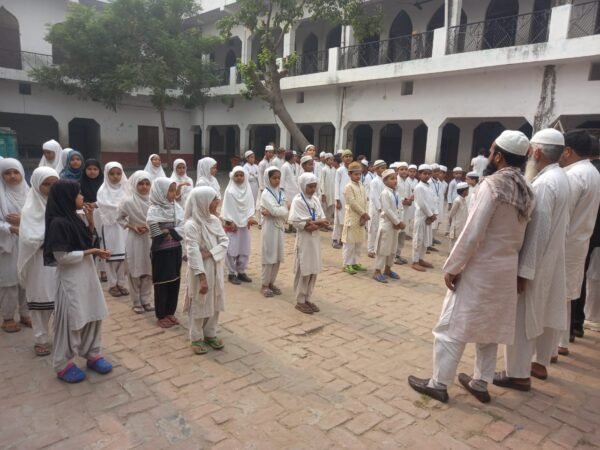 1 51 e1699529731937 विश्व उर्दू दिवस पर मदरसों में छात्रों ने गाया सारे जहाँ से अच्छा हिंदोस्तां हमारा