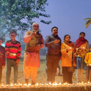 1 187 आगरा में यमुना शुद्धिकरण जनचेतना महाअभियान के तहत दीपोत्सव का आयोजन