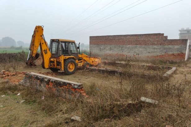 1 205 एडीए ने ताजगंज वार्ड में अवैध निर्माणों पर की कार्रवाई, 10 बीघा में बनी कॉलोनी ध्वस्त