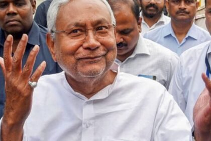 1 39 2 Nitish Kumar : क्या फिर बाजी पलटने जा रहे हैं नितीश? 24 घंटे में दिये ये तीन संकेत!