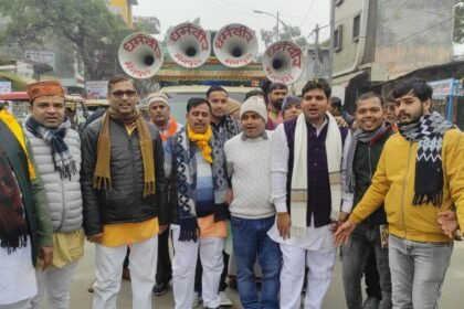 IMG 20240119 WA0503 पांच दर्जन झांकियां के साथ मैनपुरी शहर में निकली राम रथ यात्रा,भव्य राम रथ यात्रा का जगह-जगह हुआ स्वागत