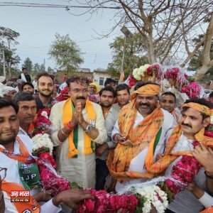 IMG 20240314 WA0033 पथौली से सामरा तक रोडशो में उमड़ा जनसैलाब सांसद राजकुमार चाहर ने किरावली में चौधरी चरण सिंह प्रतिमा पर किया माल्यार्पण