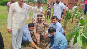 IMG 20240811 WA0397 एक पेड़ मां के नाम अभियान के तहत खेरागढ़ में हुआ वृक्षारोपण का कार्यक्रम