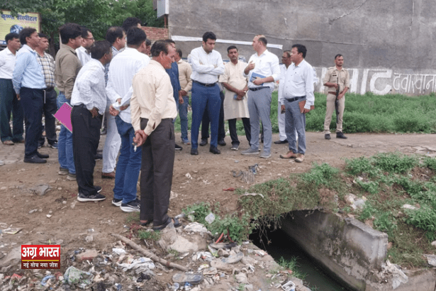 5 10 District Magistrate Takes Charge: Urgent Inspection of Water Drainage Issues in Fatehabad! #AgraNews