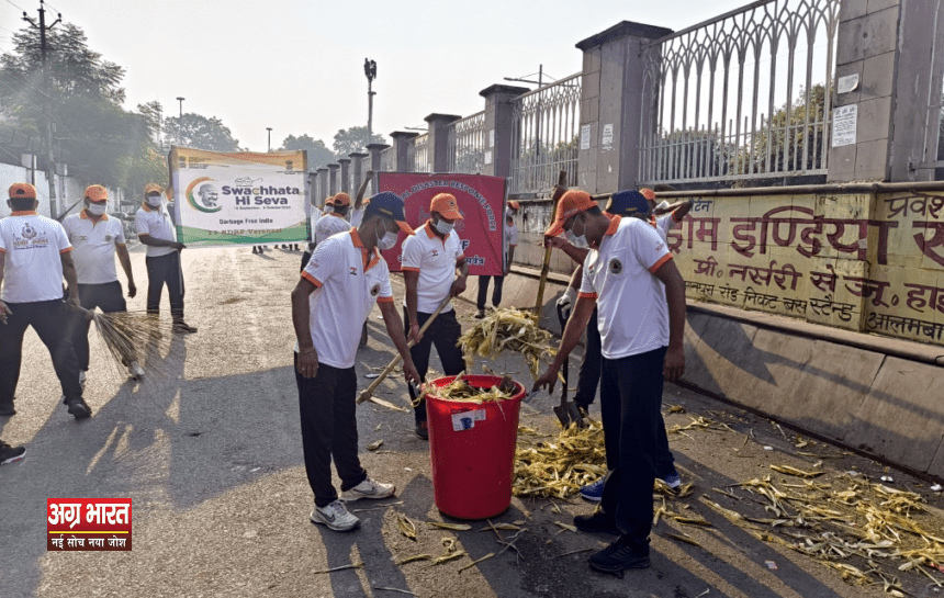 1 20 NDRF ने स्वच्छ भारत अभियान में दिखाई प्रतिबद्धता, वाराणसी में चलाया व्यापक स्वच्छता कार्यक्रम