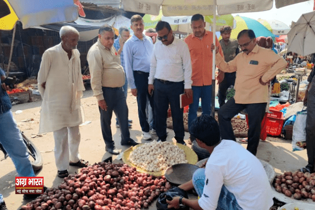 CHINIES LAHASUN मथुरा में चाइनीज लहसुन पर छापा: खाद्य सुरक्षा विभाग अलर्ट