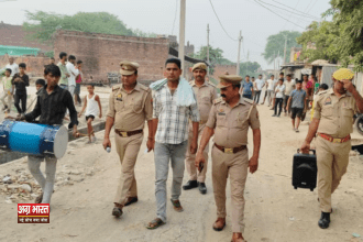 police 1 जिला बदर को ढोल-नगाड़ों के साथ जिले से बाहर निकाला, घिरोर में पुलिस ने की कार्रवाई, विधानसभा उपचुनाव से पहले शांति व्यवस्था कायम