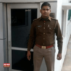 agra police 2 आगरा के पुलिसकर्मियों ने हादसे में बचाई तीन जान, बहादुरी पर हुआ सम्मान"