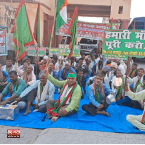 workers आगरा: डीएम का कड़ा कदम: फैक्ट्री मालिकों को तलब किया, नहीं आने पर ताला डालने की दी धमकी