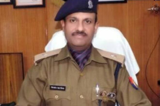 1 15 चिरंजीव नाथ सिन्हा होंगे हाथरस के नए एसपी: पुलिस अधीक्षक निपुण अग्रवाल का तबादला, 1 साल पहले हुई थी पोस्टिंग