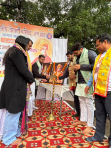 abvp 4 विद्यार्थी परिषद आगरा महानगर द्वारा स्वामी विवेकानंद जी की जयंती पर आयोजित किया गया मैराथन दौड़, युवाओं ने किया बढ़-चढ़कर प्रतिभाग