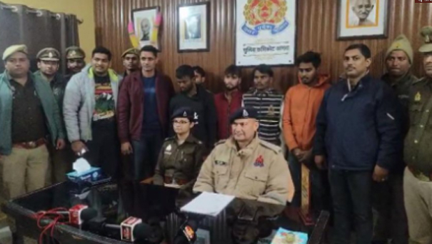 agra crime आगरा: पांच शातिर चोरों को पुलिस ने गिरफ्तार किया, तीन महीने पुरानी फैक्ट्री चोरी का खुलासा