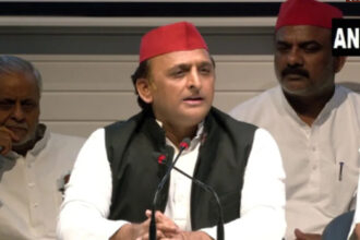 akhilesh yadav Shocking News: डायल 112 पर मदद मांगने वाले रिक्शा चालक को पुलिस ने पीटा, पैसे भी छीने, अखिलेश यादव ने उठाए सवाल