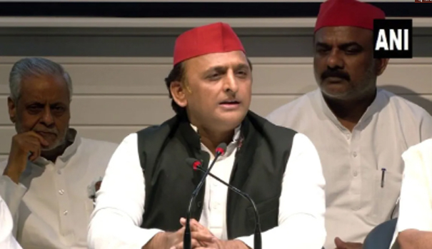 akhilesh yadav Shocking News: डायल 112 पर मदद मांगने वाले रिक्शा चालक को पुलिस ने पीटा, पैसे भी छीने, अखिलेश यादव ने उठाए सवाल