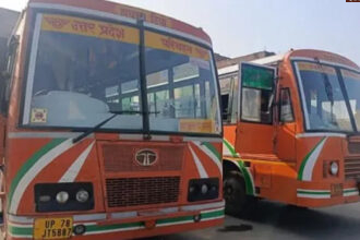 bus 1 हाथरस: प्रयागराज महाकुंभ के लिए 20 बसें रवाना, यात्रियों को बसों का इंतजार करना पड़ा भारी