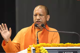 cm yogi खाली प्लाट देख लगा देते थे झंडा फिर डांडे के जोर पर करते थे कब्ज़ा, CM योगी ने समाजवादी पार्टी पर बोला हमला