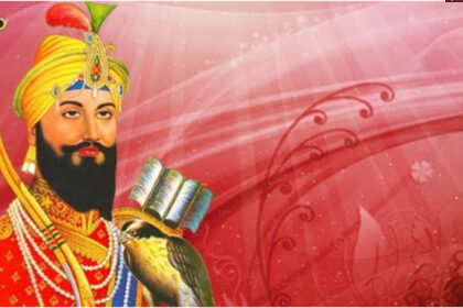 guru goind singh आगरा में गुरु गोविंद सिंह महाराज के प्रकाश पर्व पर भव्य नगर कीर्तन, सिख मार्शल आर्ट गतका से रोमांचित हुए लोग