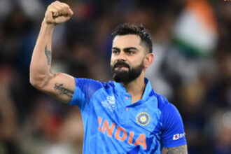 virat kohli 1 विराट कोहली के फैंस ने तोड़ी सारी हदें, टीम इंडिया को टी20 वर्ल्ड कप जिताने वाले तक को नहीं छोड़ा