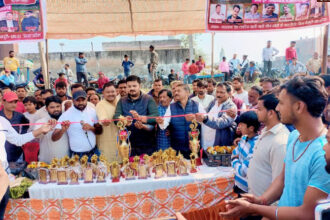 1 2 क्रिकेट टूर्नामेंट का गोविंद भदोरिया ने किया शुभारंभ, बजरंगबली टूर्नामेंट की शुरुआत