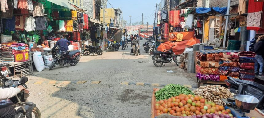 IMG 20250201 WA0003 नगर पंचायत जैथरा: अव्यवस्थाओं का अंबार, बाजार में अतिक्रमण से राहगीर परेशान