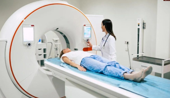 mri MRI के दौरान तड़प-तड़पकर मर गई महिला, मेडिकल स्टाफ की लापरवाही, पेसमेकर बताने के बाद भी किया स्कैन